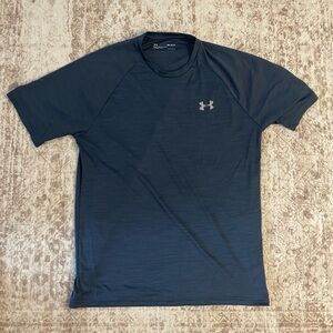 Men’s Medium Under Armor workout shirt